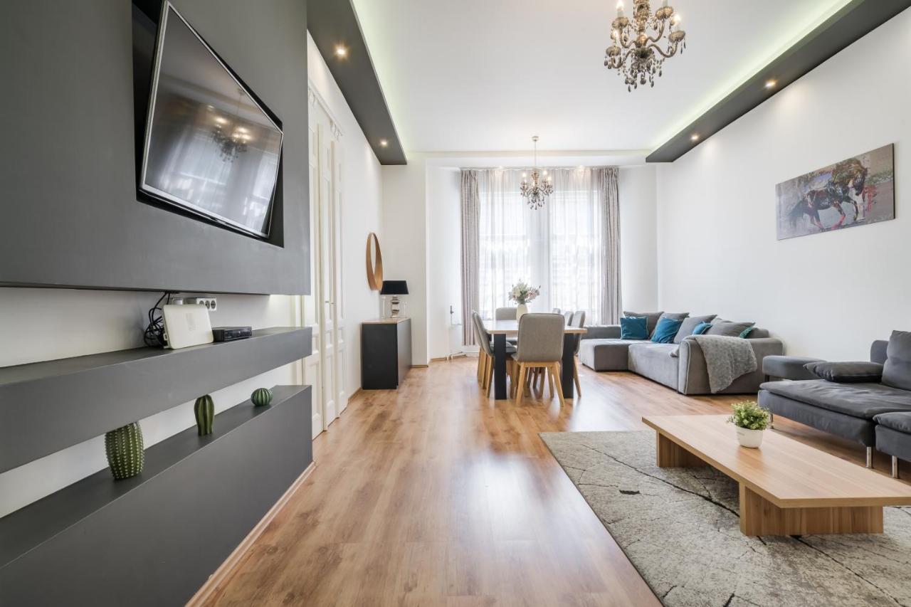 Real Apartments Zichy Budapest Exterior photo
